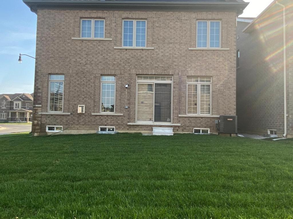 537 Veterans Dr Brampton On L7A 0C4 Villa Exterior photo